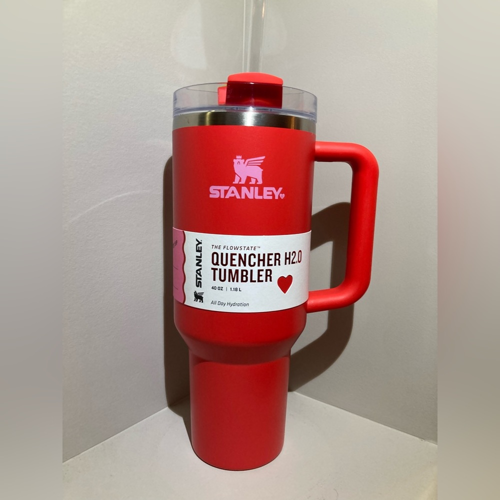 Stanley 40 oz Stainless Steel H2.0
Flowstate Quencher Tumbler Target Red